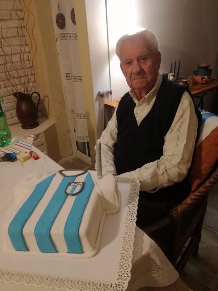 Visitamos al Gringo Iparraguirre, Alsinista desde nuestro nacimiento, para festejar sus 100 años