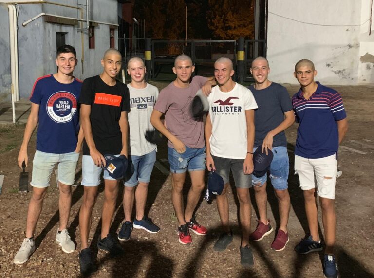 Debutantes en primera nocturno pelados por los mas grandes