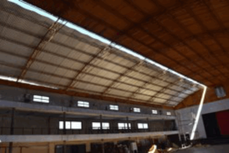1er renovación desde su construcción del techo del gimnasio, recambio de chapas y sistema de desagües